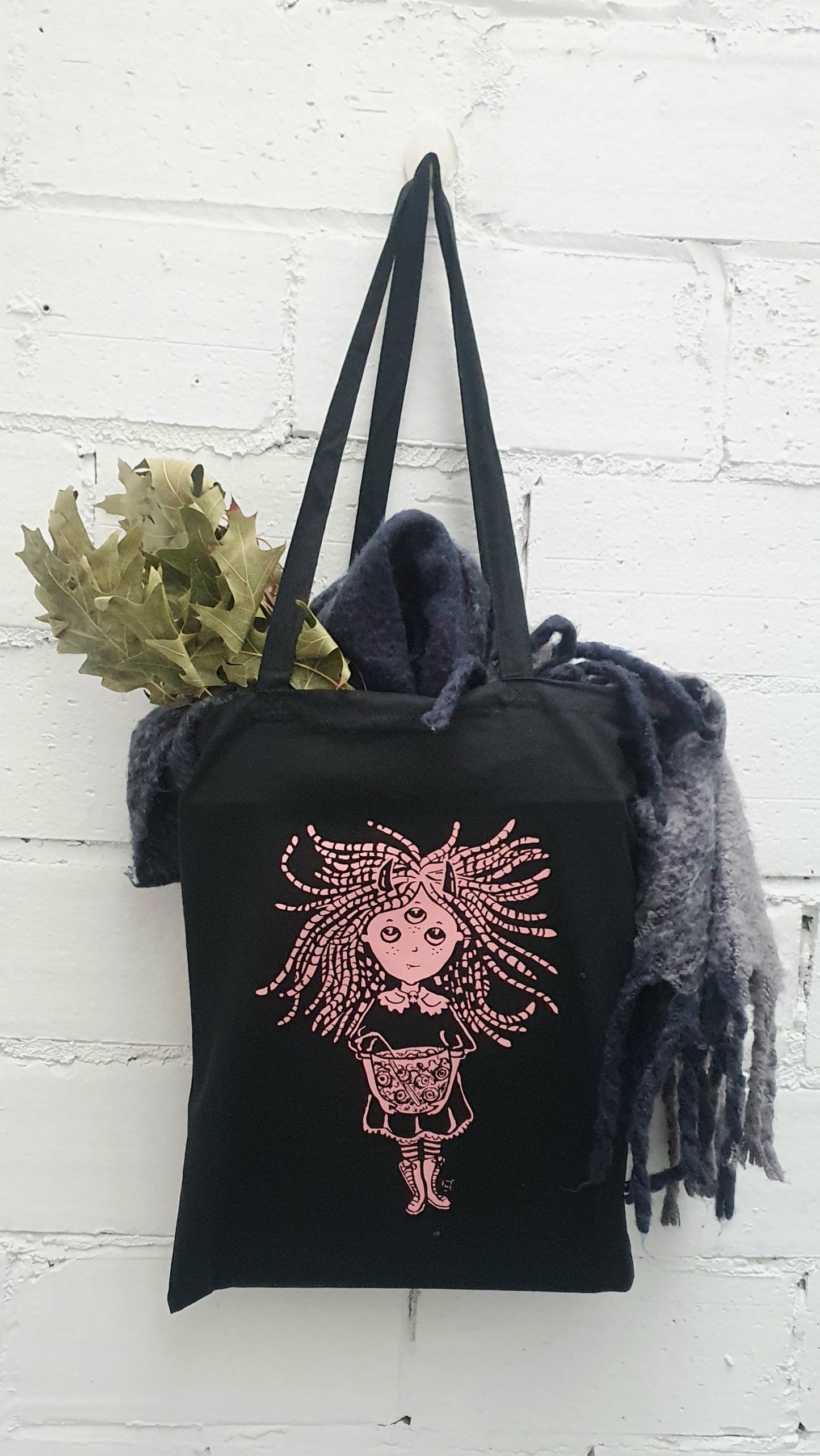 Bolsa tela tote bag Niña siniestra